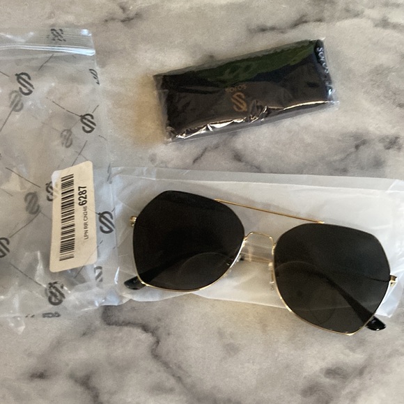 SOJOS - Picture 3 of 11